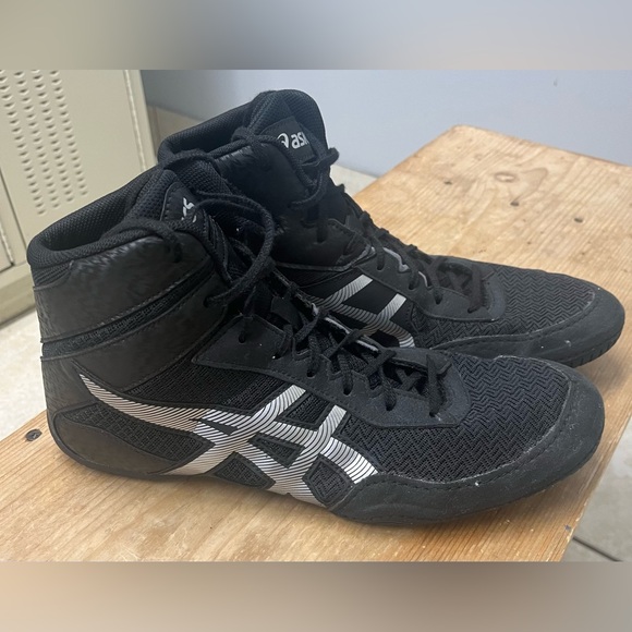 ASICS Wrestling Boxing Shoes 1081A053  US 11.5, 285cm-Black With Silver Logo - Picture 1 of 8